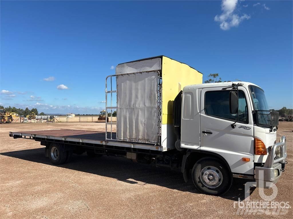 Hino FD1J Platós / Ponyvás teherautók