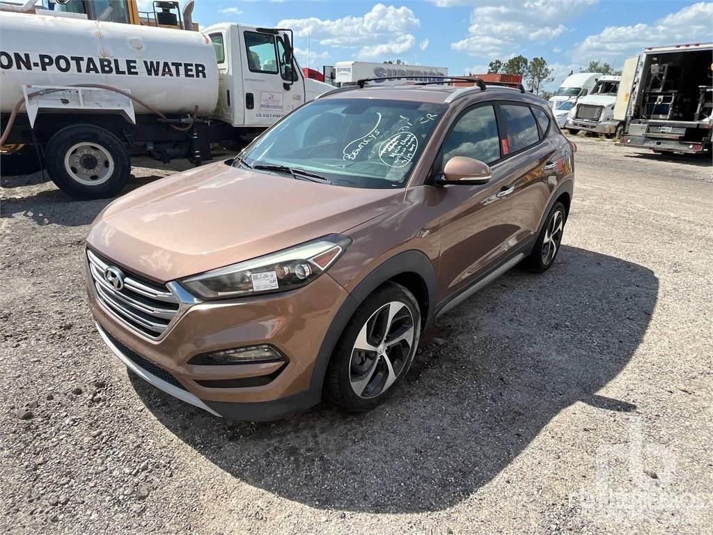 Hyundai TUCSON Kis teherszállító/Platós kocsi