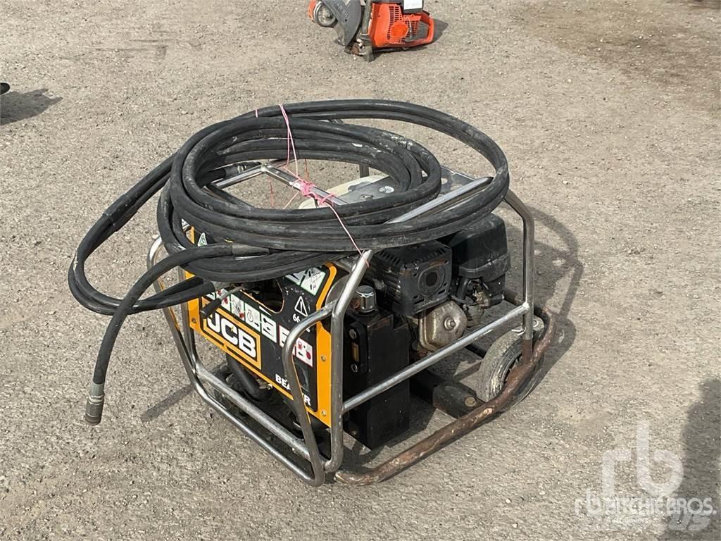 JCB BEAVER Mélybölcsős félpótkocsik
