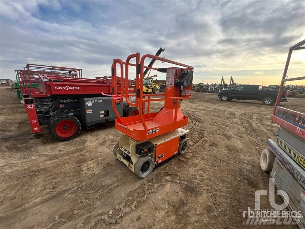 JLG 1230ES Karos emelők