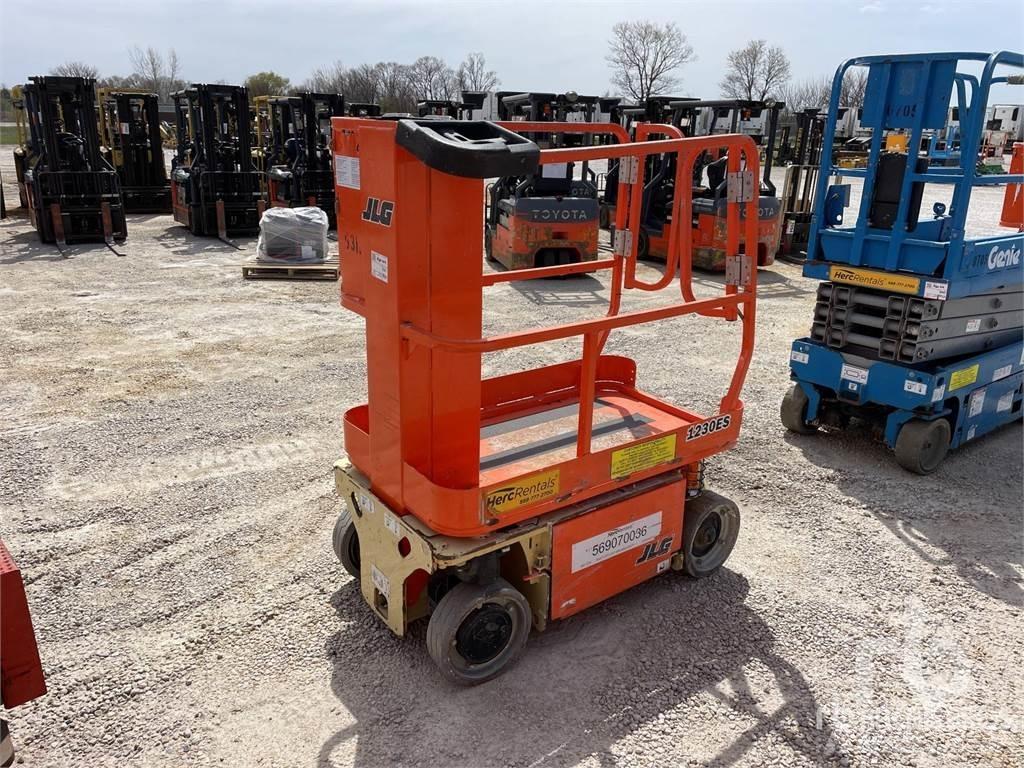 JLG 1230ES Karos emelők
