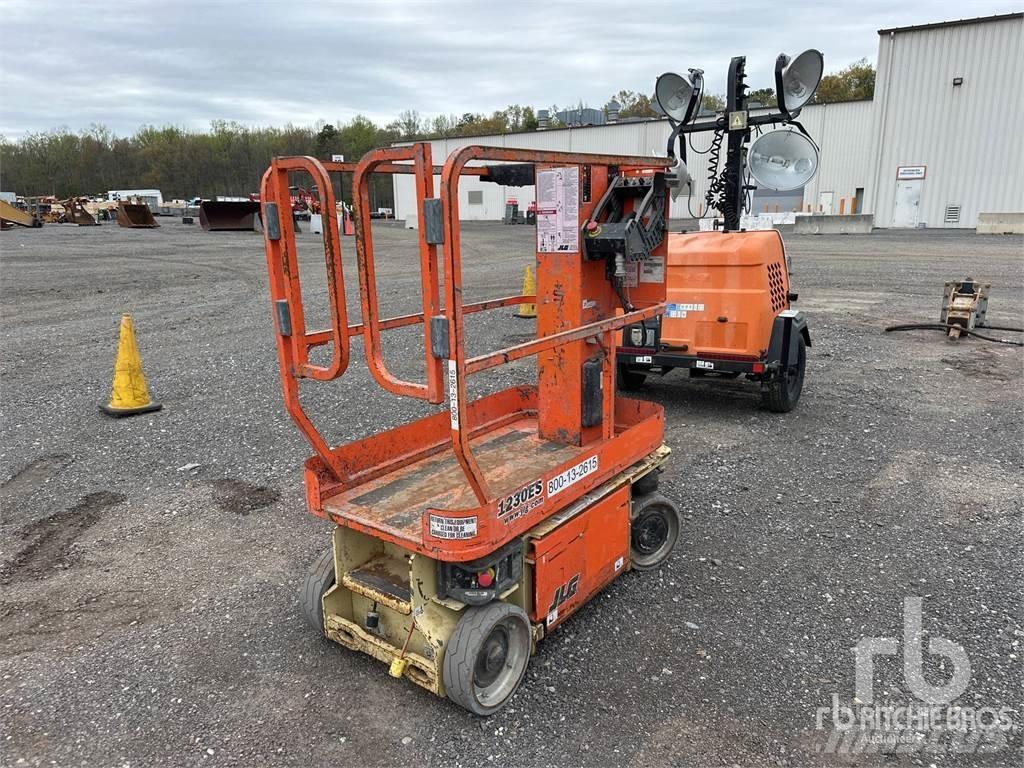 JLG 1230ES Karos emelők