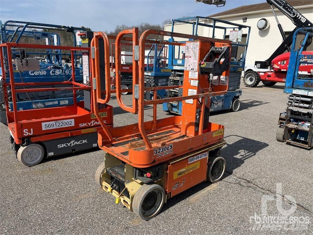 JLG 1230ES Karos emelők