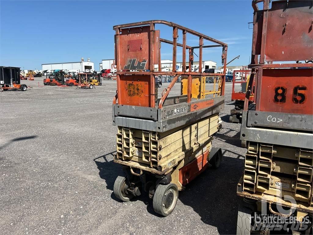 JLG 2630ES Ollós emelők