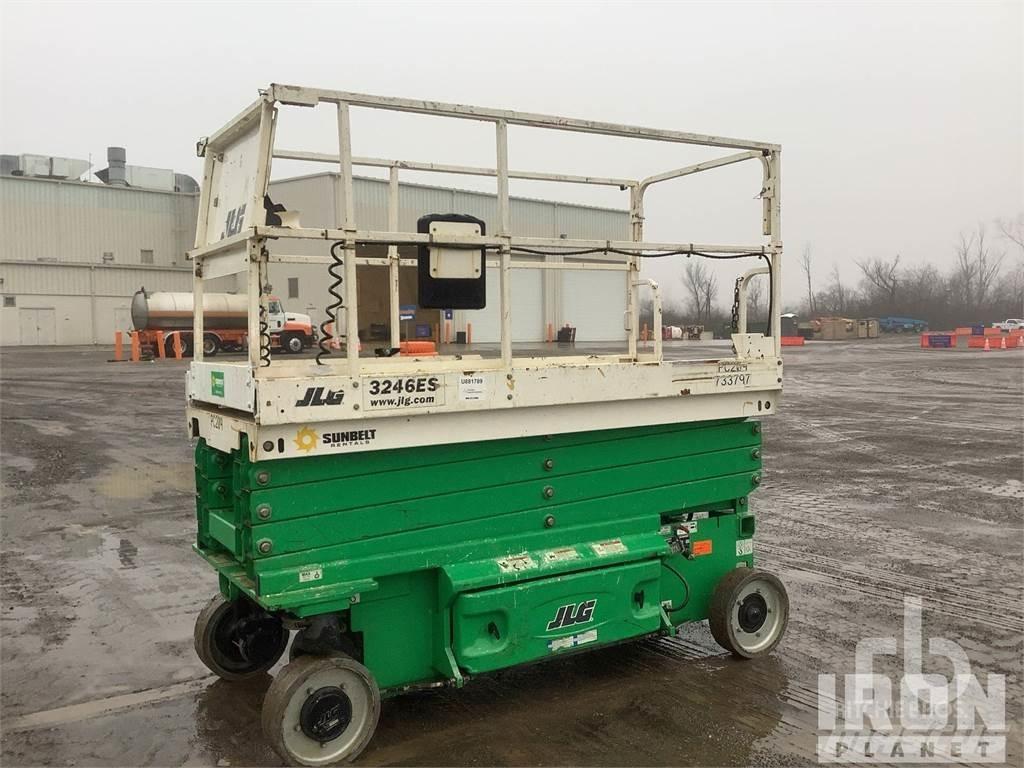 JLG 3246ES Ollós emelők
