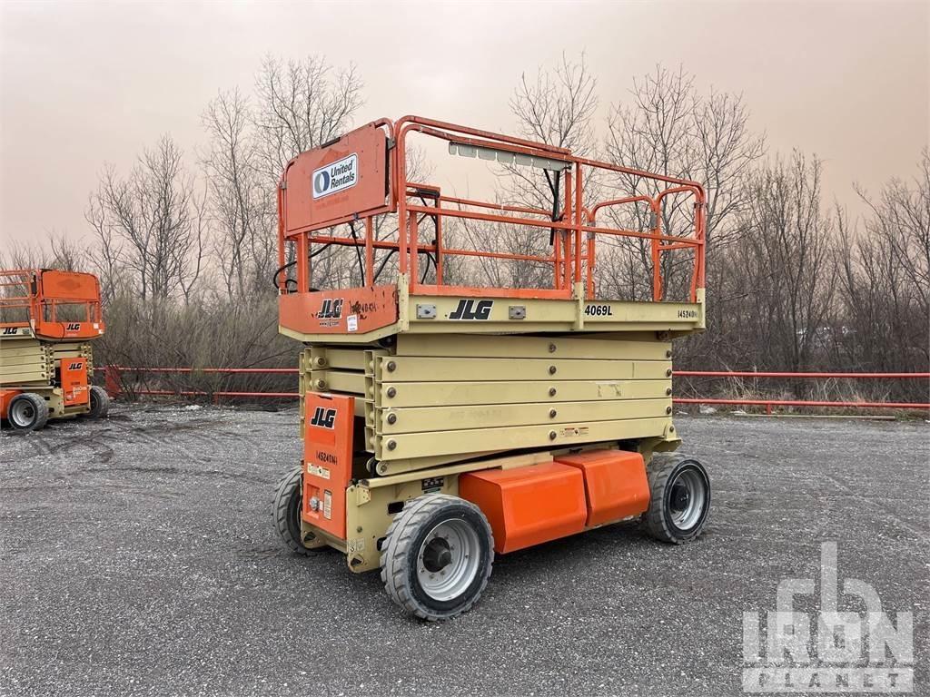 JLG 4069LE Ollós emelők