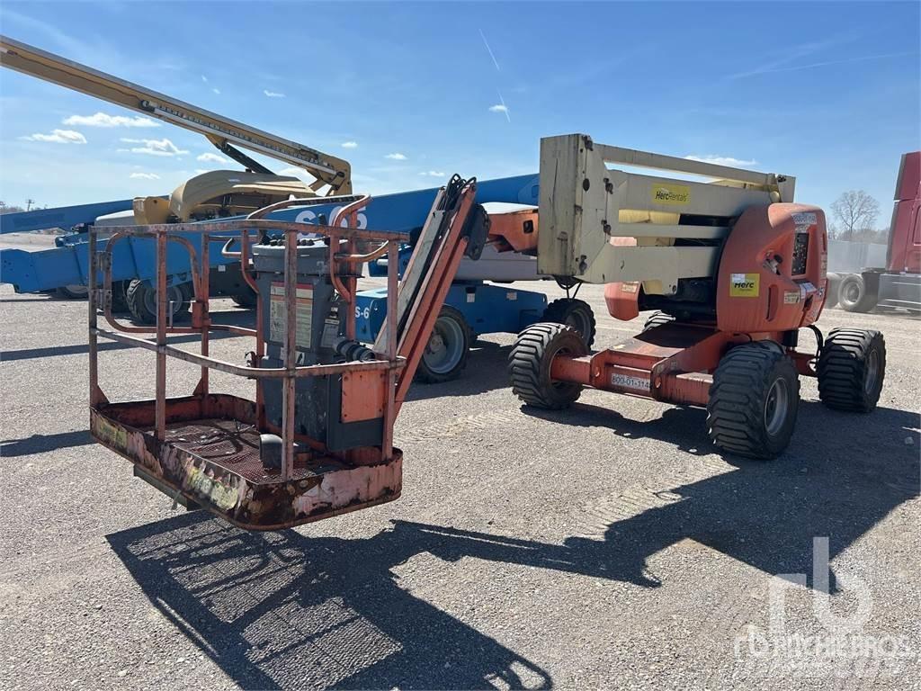 JLG 450AJ Karos emelők