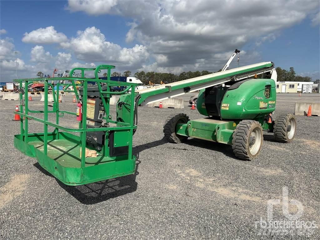 JLG 600A Karos emelők