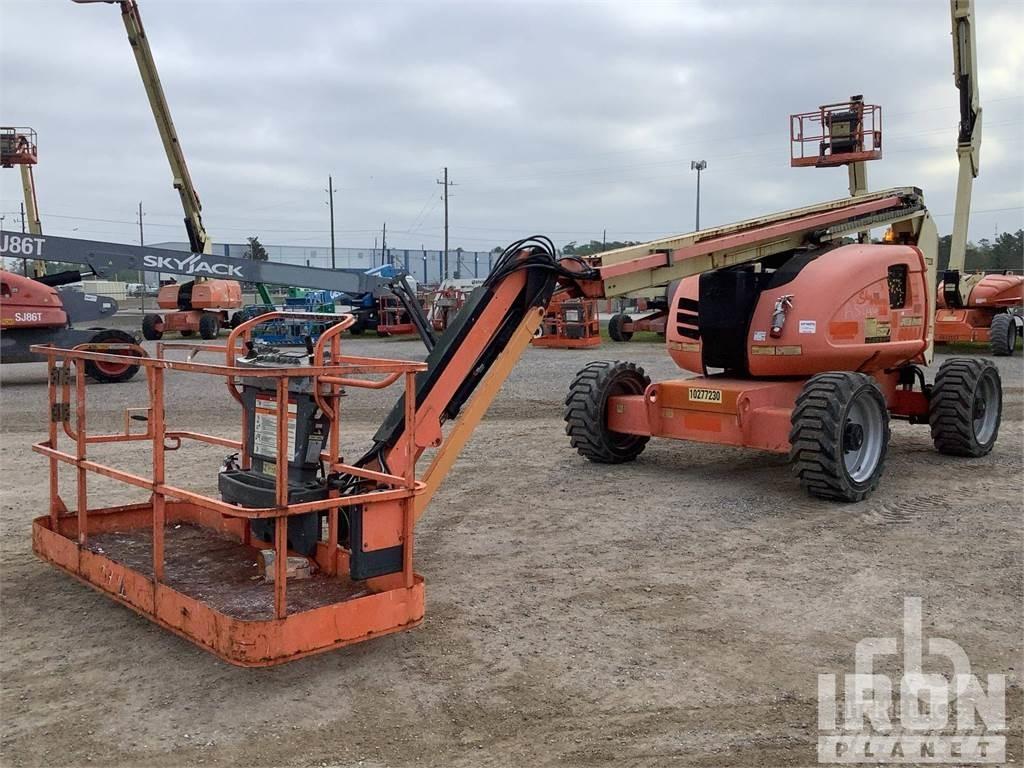 JLG 600AJ Karos emelők