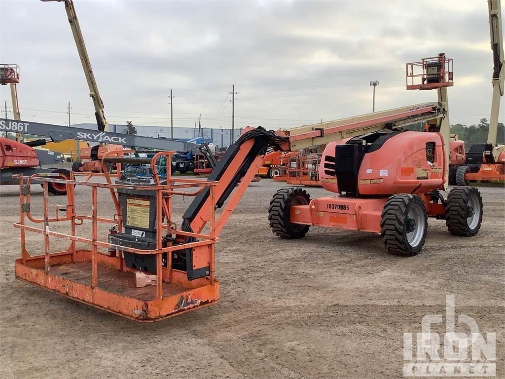 JLG 600AJ Karos emelők