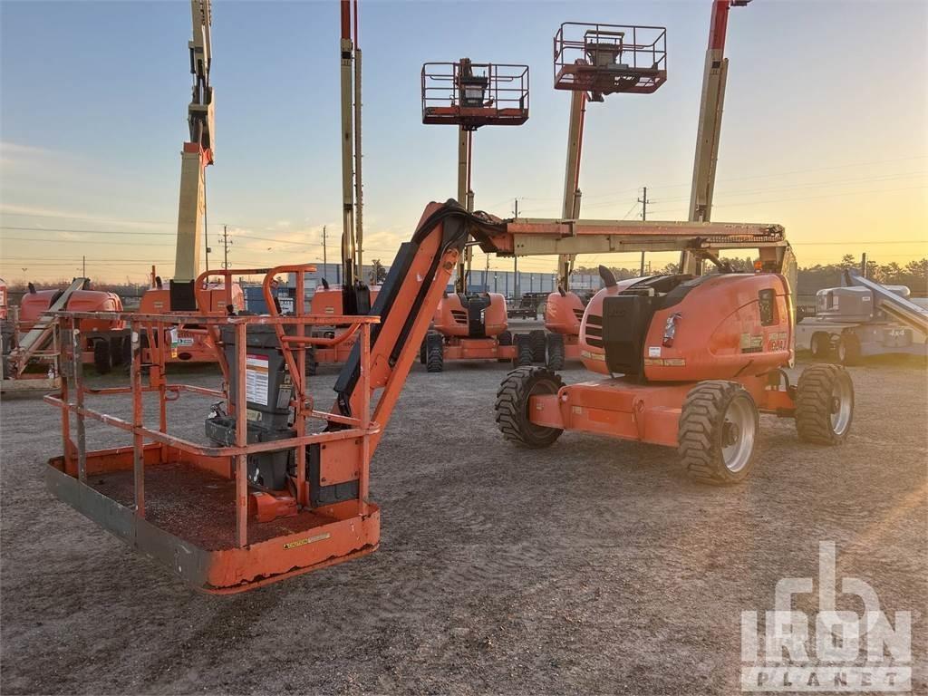JLG 600AJ Karos emelők