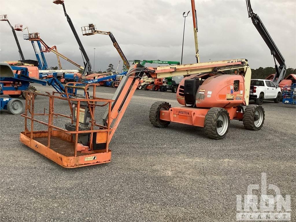 JLG 600AJ Karos emelők
