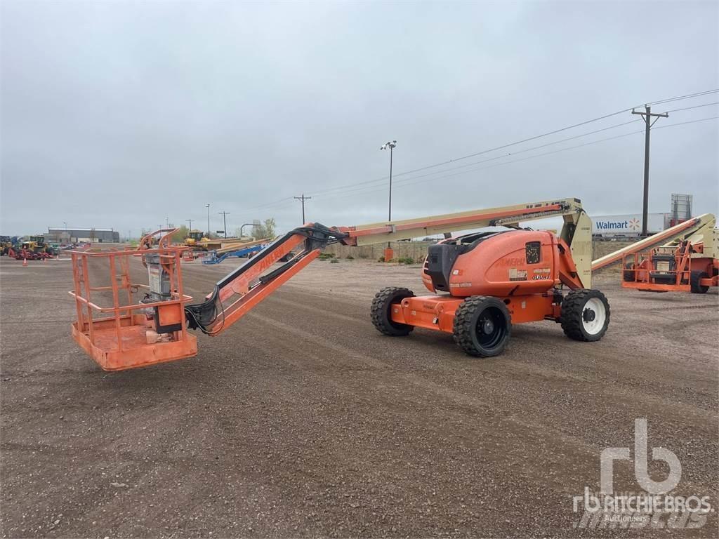 JLG 600AJ Karos emelők