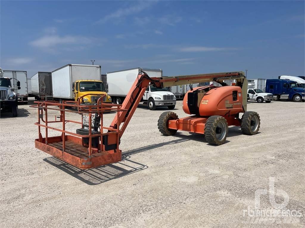 JLG 600AJ Karos emelők