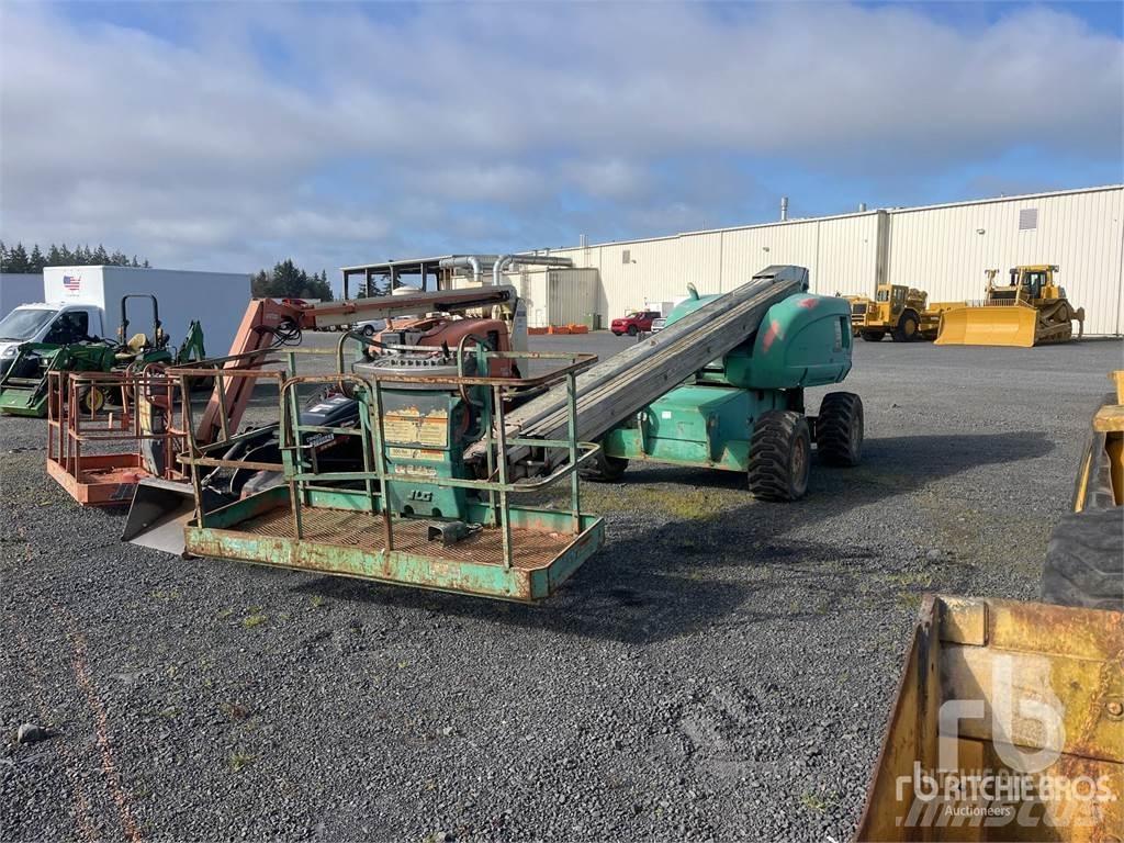JLG 600S Karos emelők