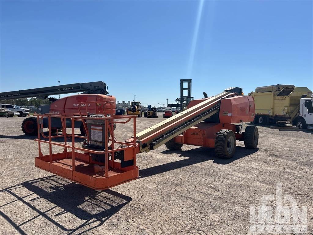 JLG 600S Karos emelők