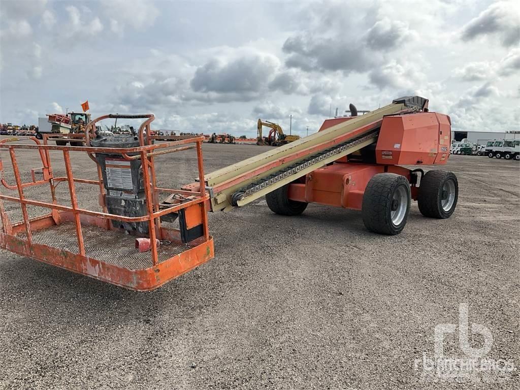JLG 600S Karos emelők