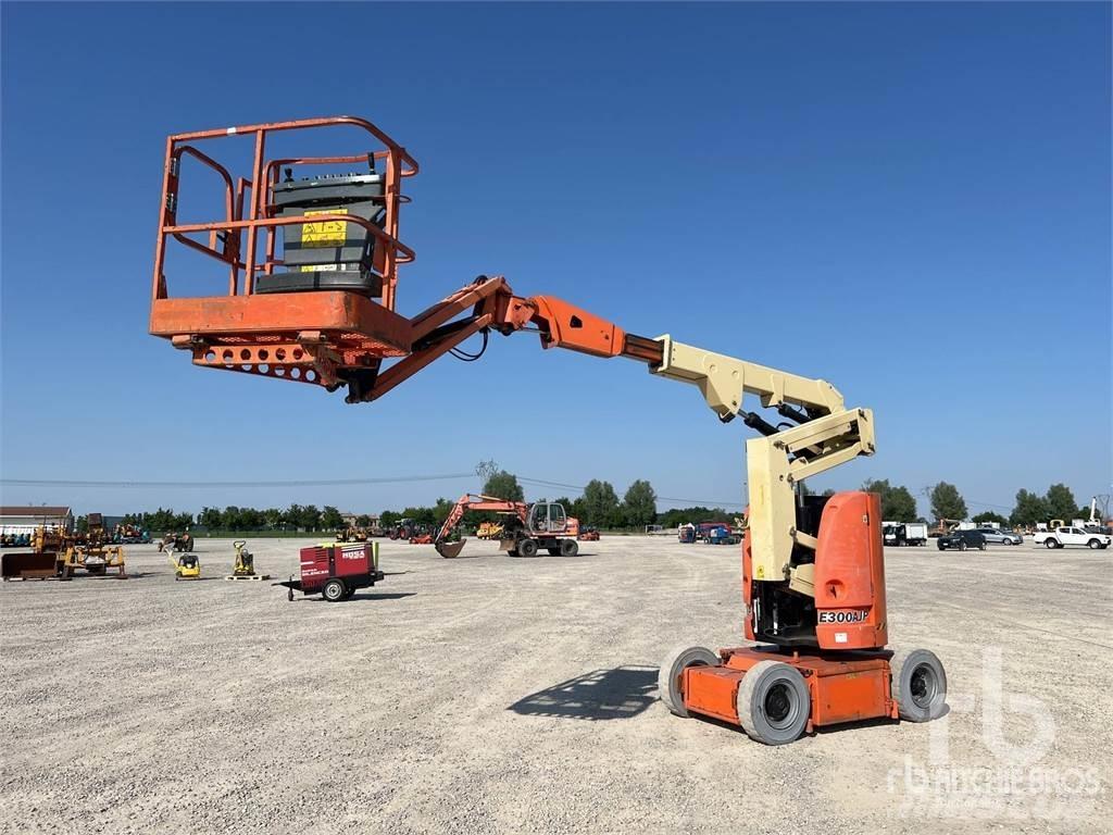 JLG E300 AJP Karos emelők
