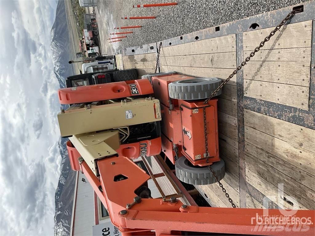 JLG E300AJ Karos emelők