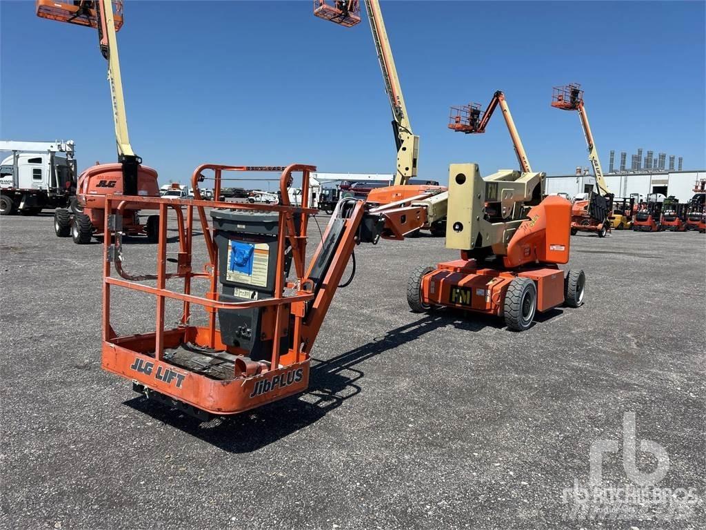 JLG E400AJPN Karos emelők