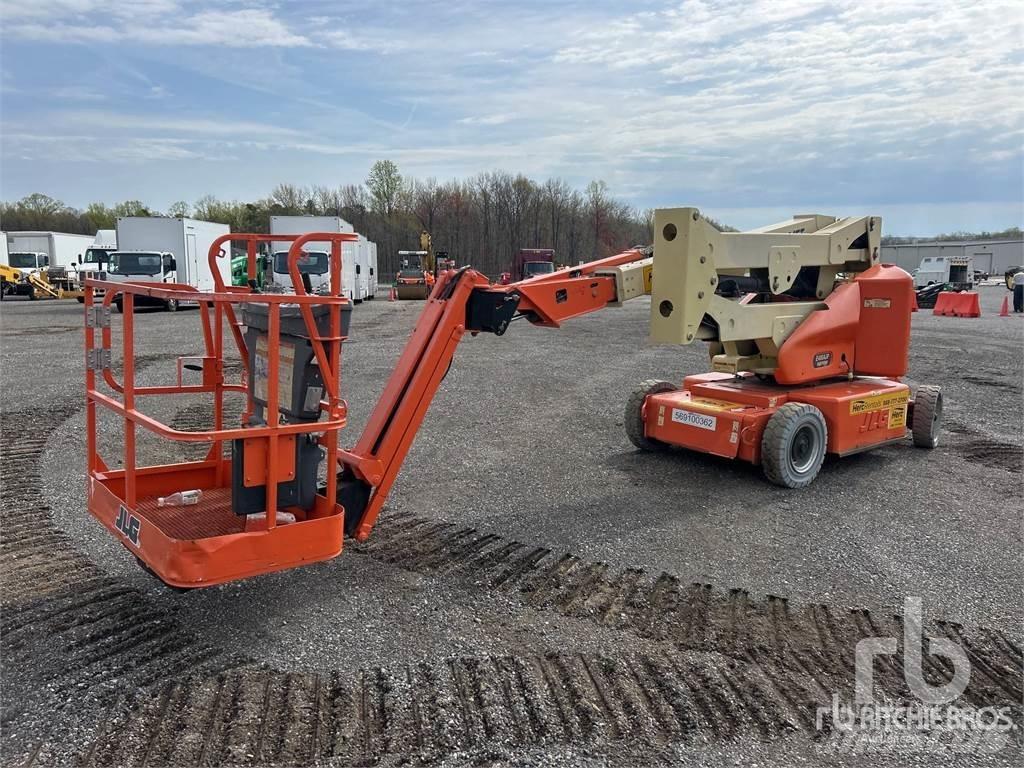 JLG E400AJPN Karos emelők