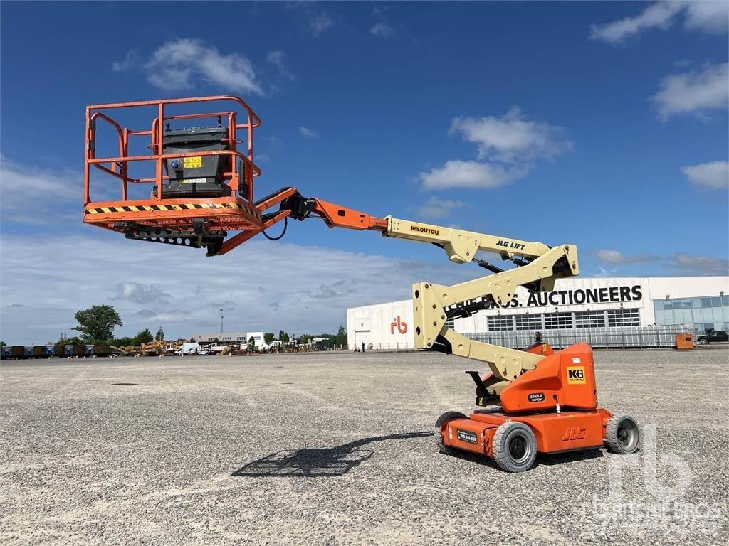 JLG E400AJPN Karos emelők
