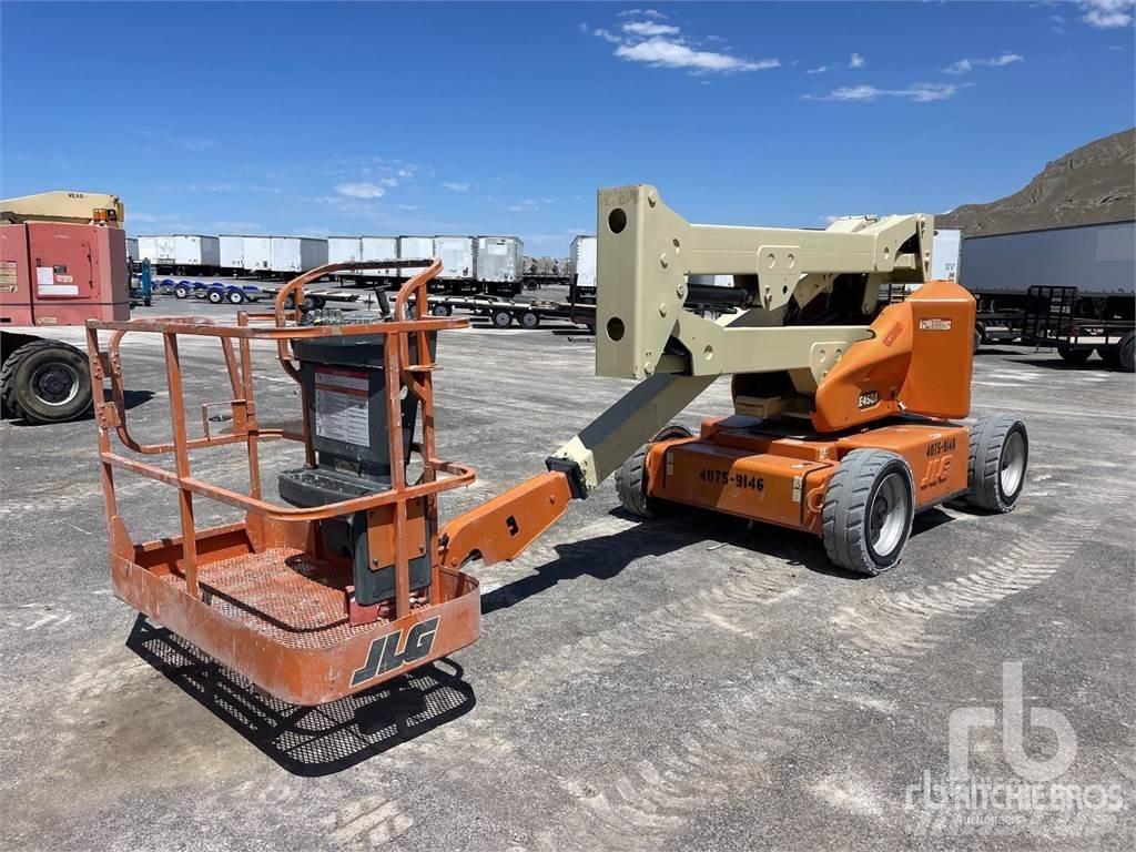 JLG E450A Karos emelők
