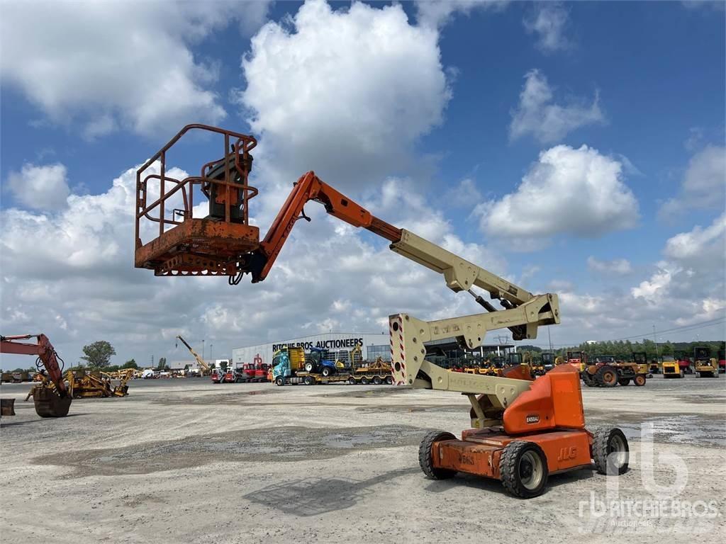 JLG E450AJ Karos emelők