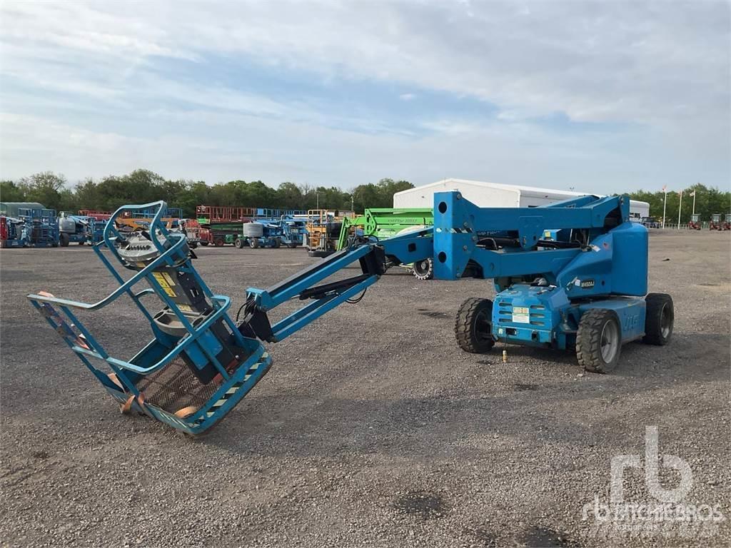 JLG M450AJ Karos emelők
