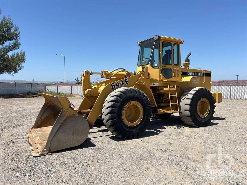 John Deere 644E Gumikerekes homlokrakodók