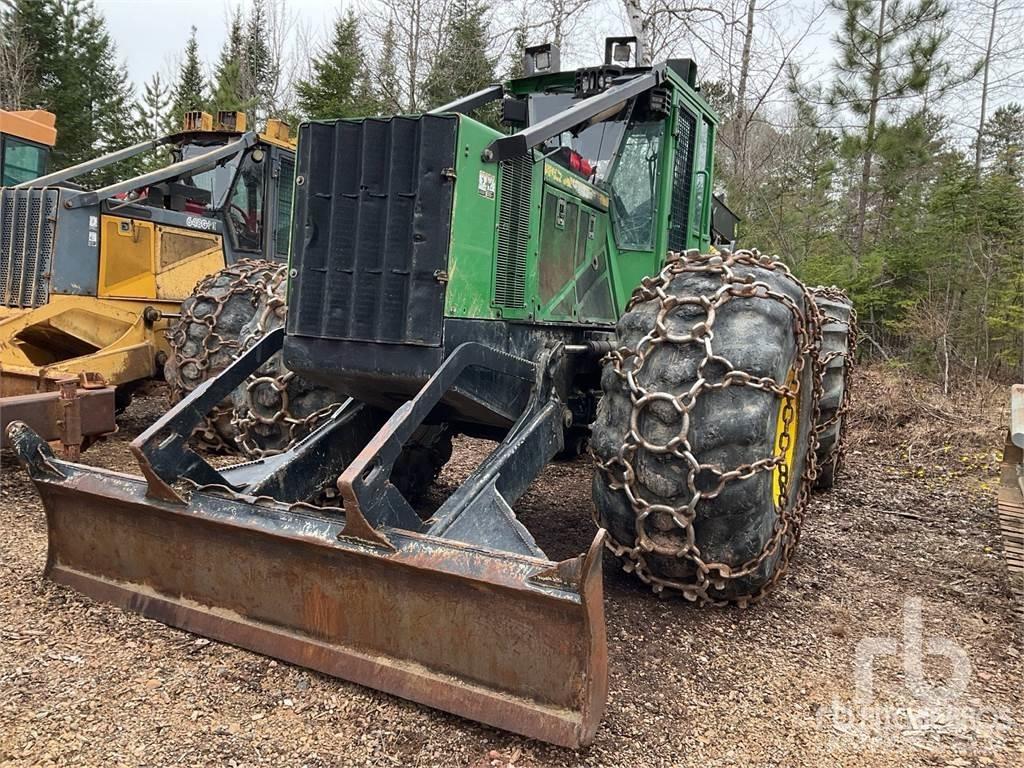 John Deere 848H Vonszolók