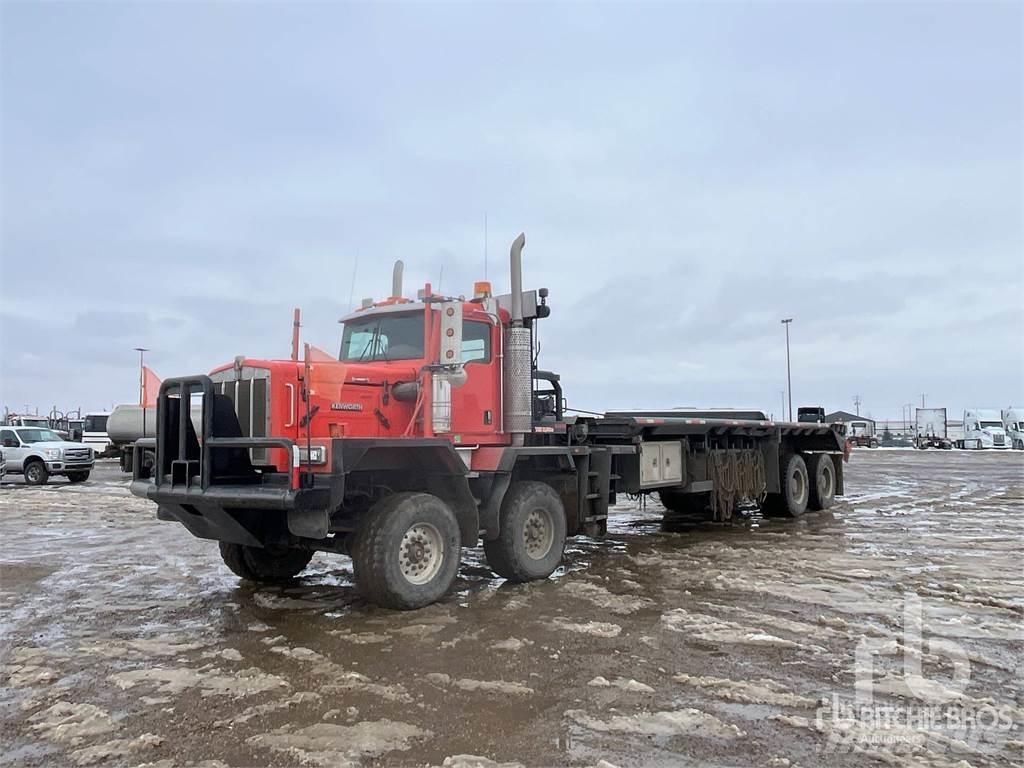 Kenworth C500 Platós / Ponyvás teherautók