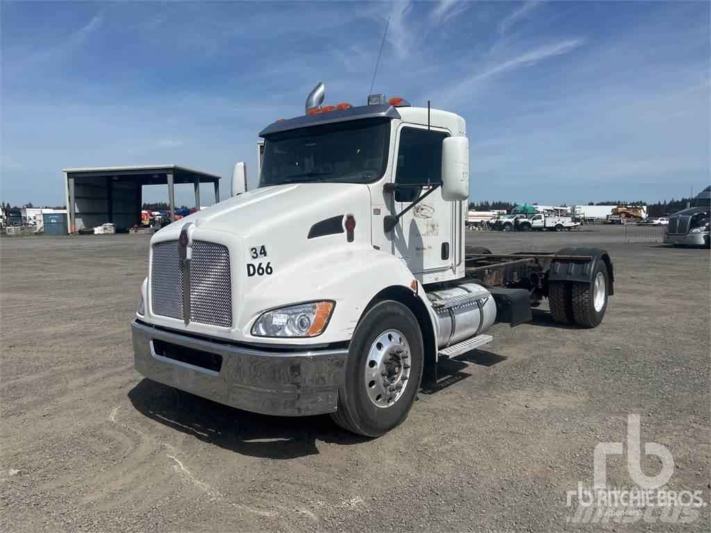 Kenworth T300 Fülkés alváz