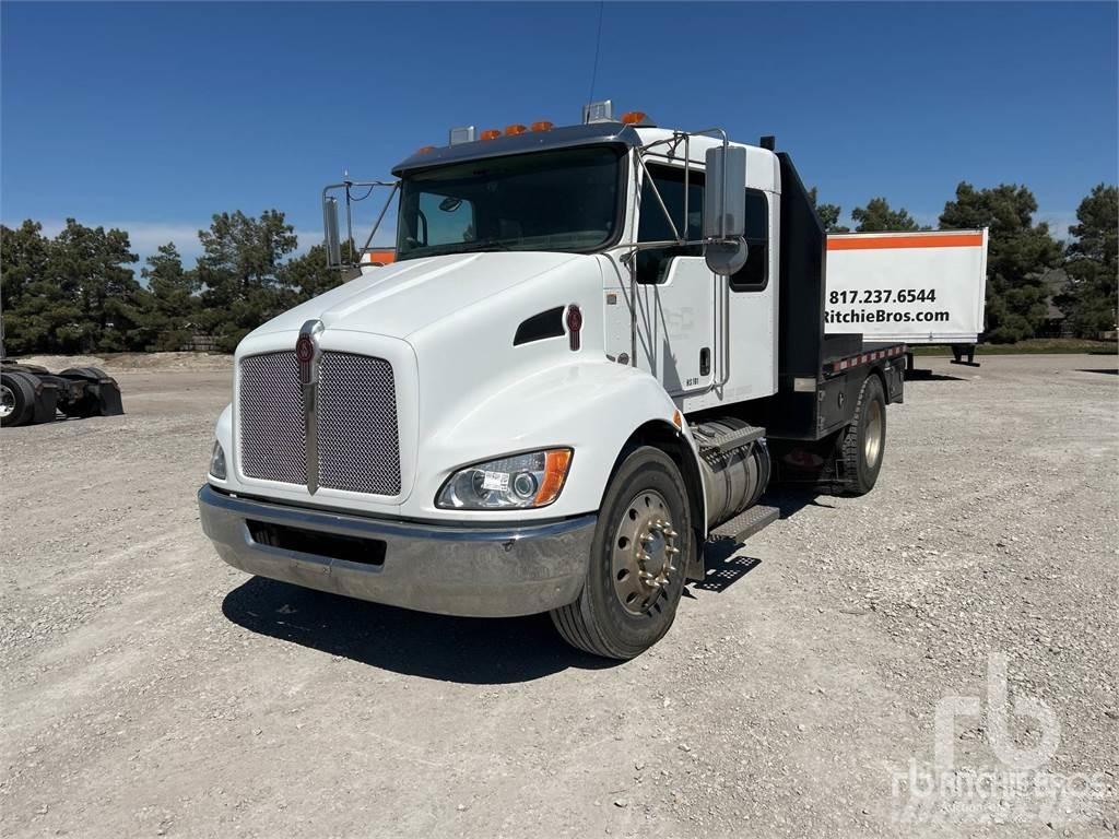 Kenworth T370 Platós / Ponyvás teherautók