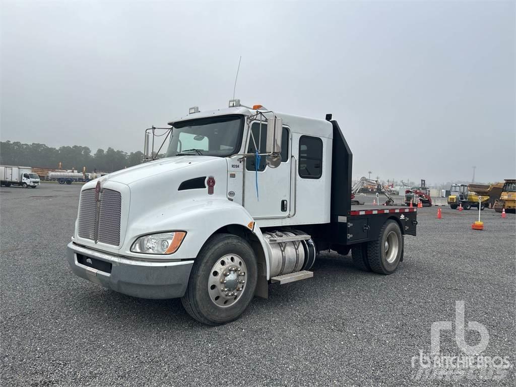 Kenworth T370 Platós / Ponyvás teherautók