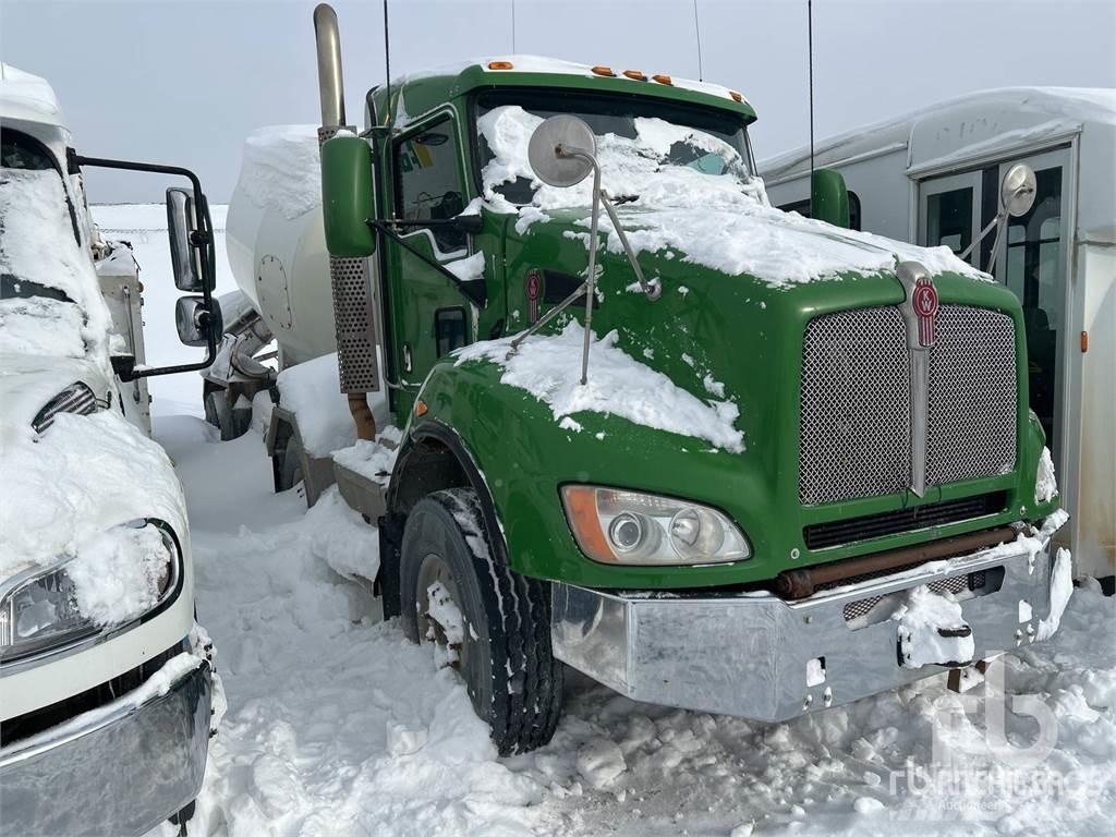 Kenworth T440 Betonkeverők/Betonpumpák