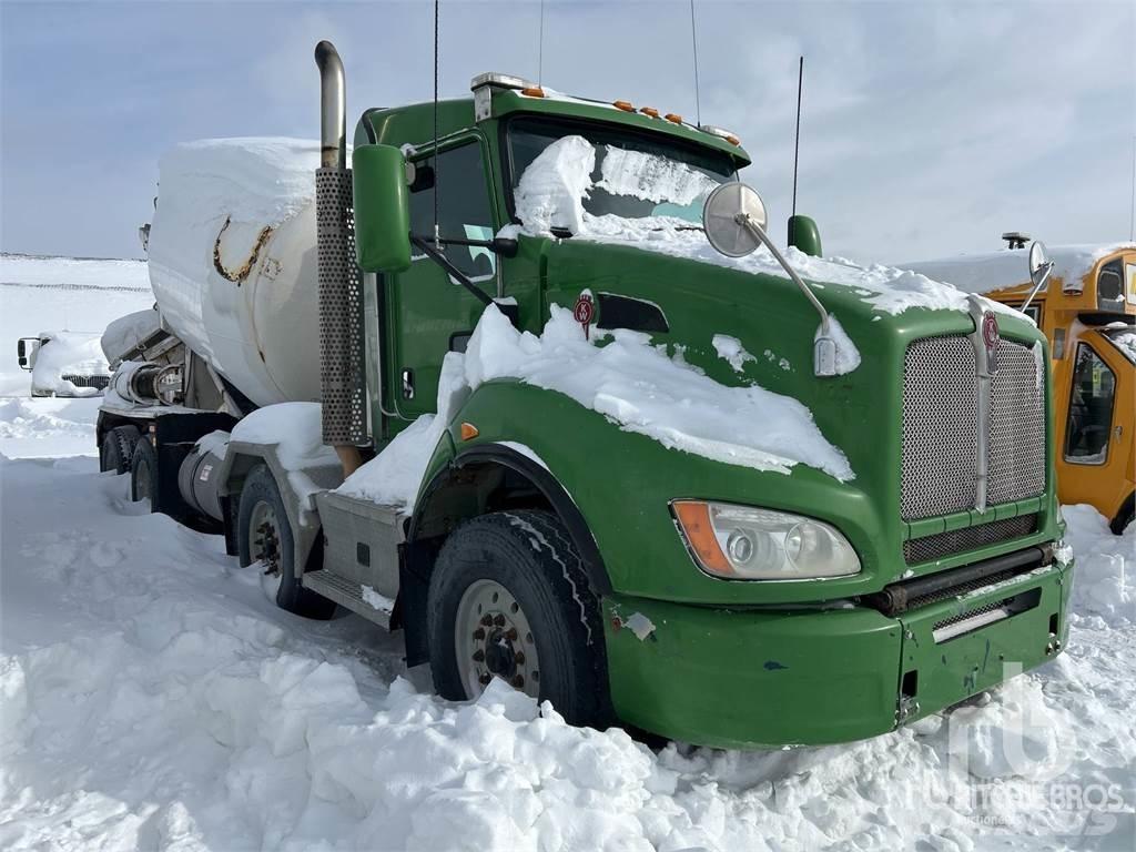 Kenworth T440 Betonkeverők/Betonpumpák