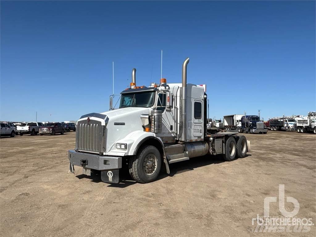 Kenworth T800 Platós/Csörlős teherautók
