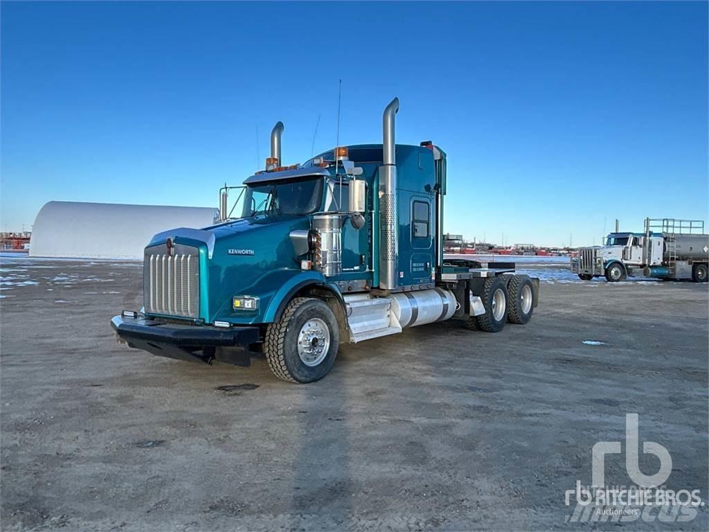 Kenworth T800 Platós/Csörlős teherautók