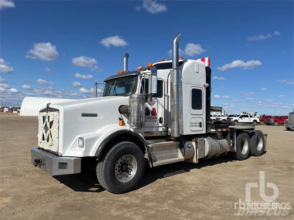 Kenworth T800 Platós/Csörlős teherautók