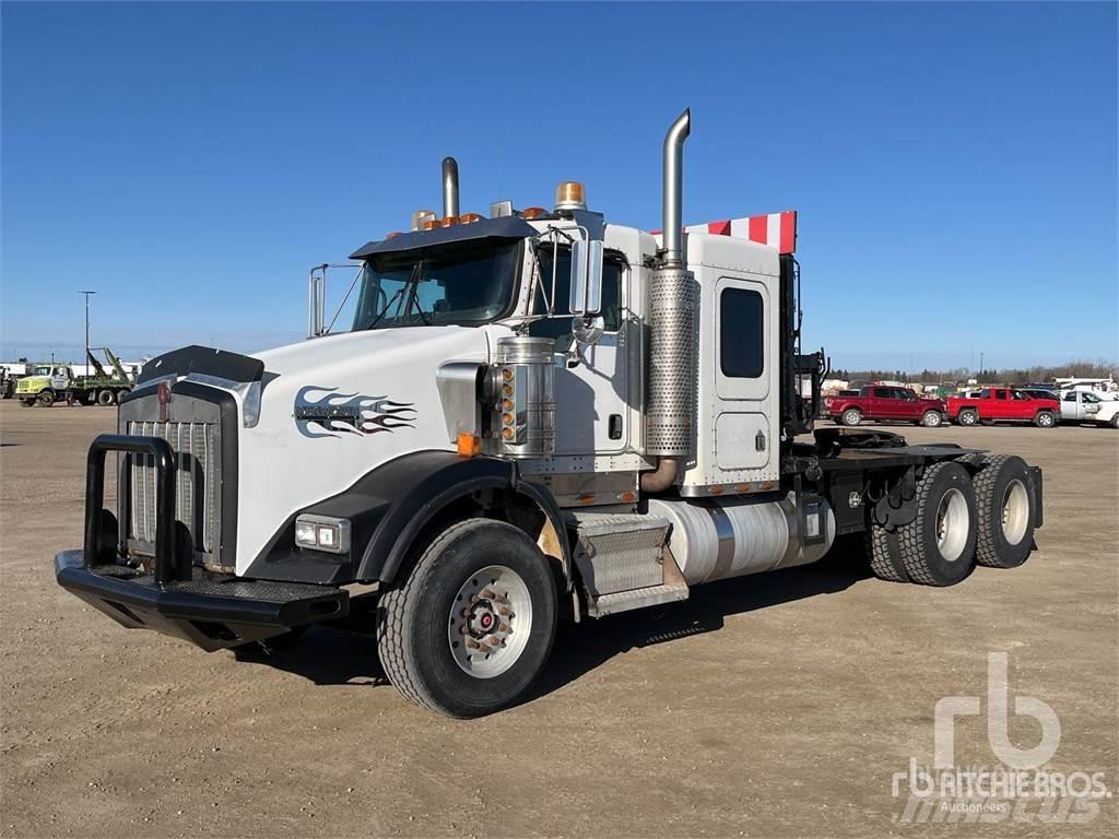 Kenworth T800B Platós/Csörlős teherautók