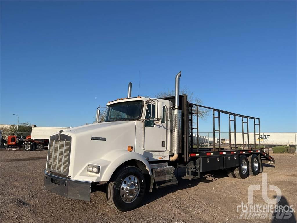 Kenworth T800B Platós / Ponyvás teherautók
