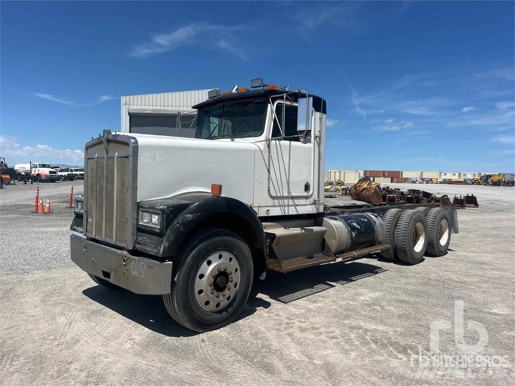 Kenworth W900 Fülkés alváz