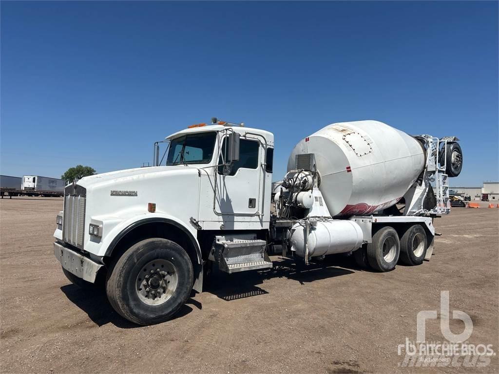Kenworth W900 Betonkeverők/Betonpumpák
