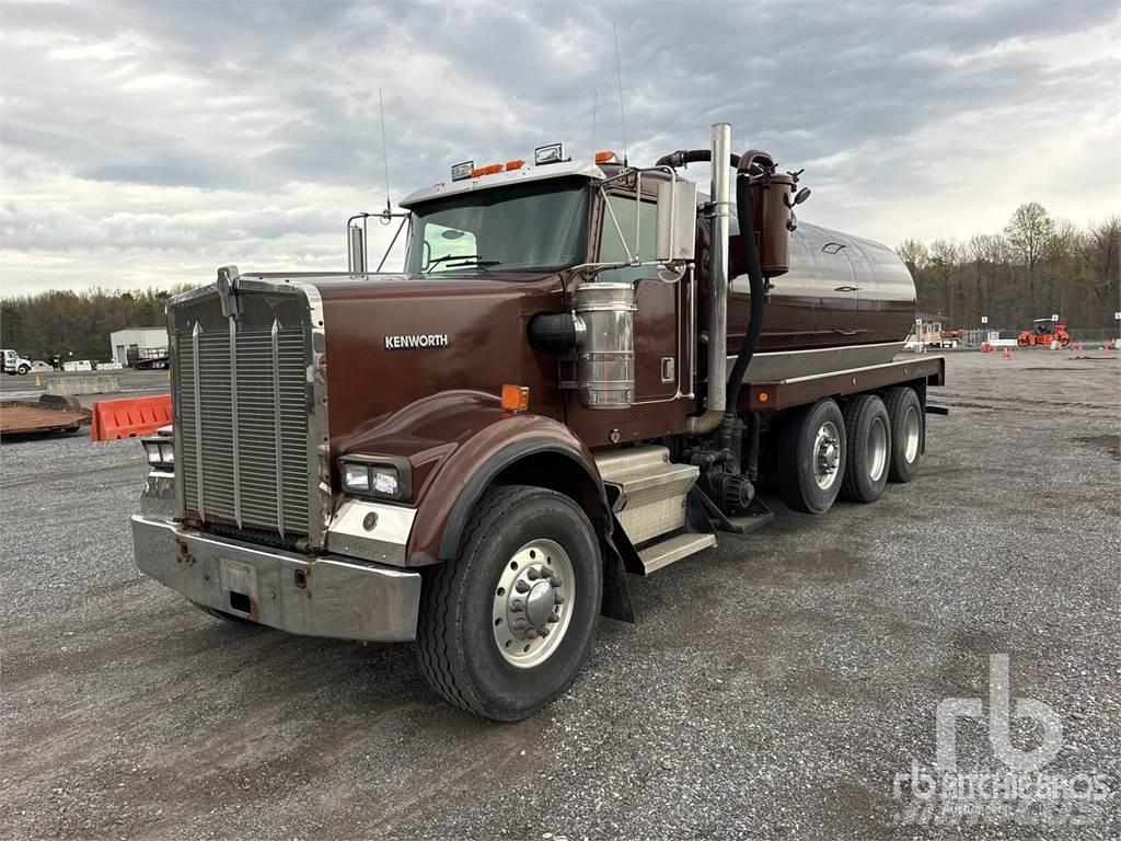 Kenworth W900B Tartályos teherautók
