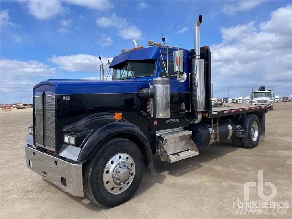 Kenworth W900L Platós / Ponyvás teherautók