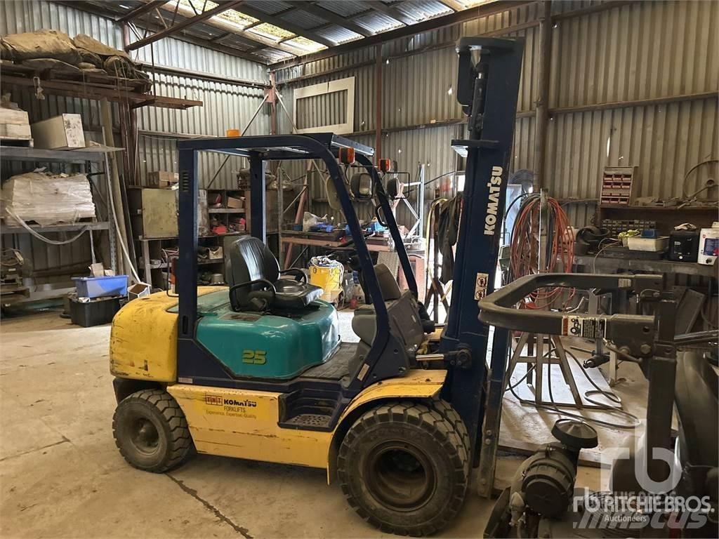 Komatsu FG25T12 Dízel targoncák