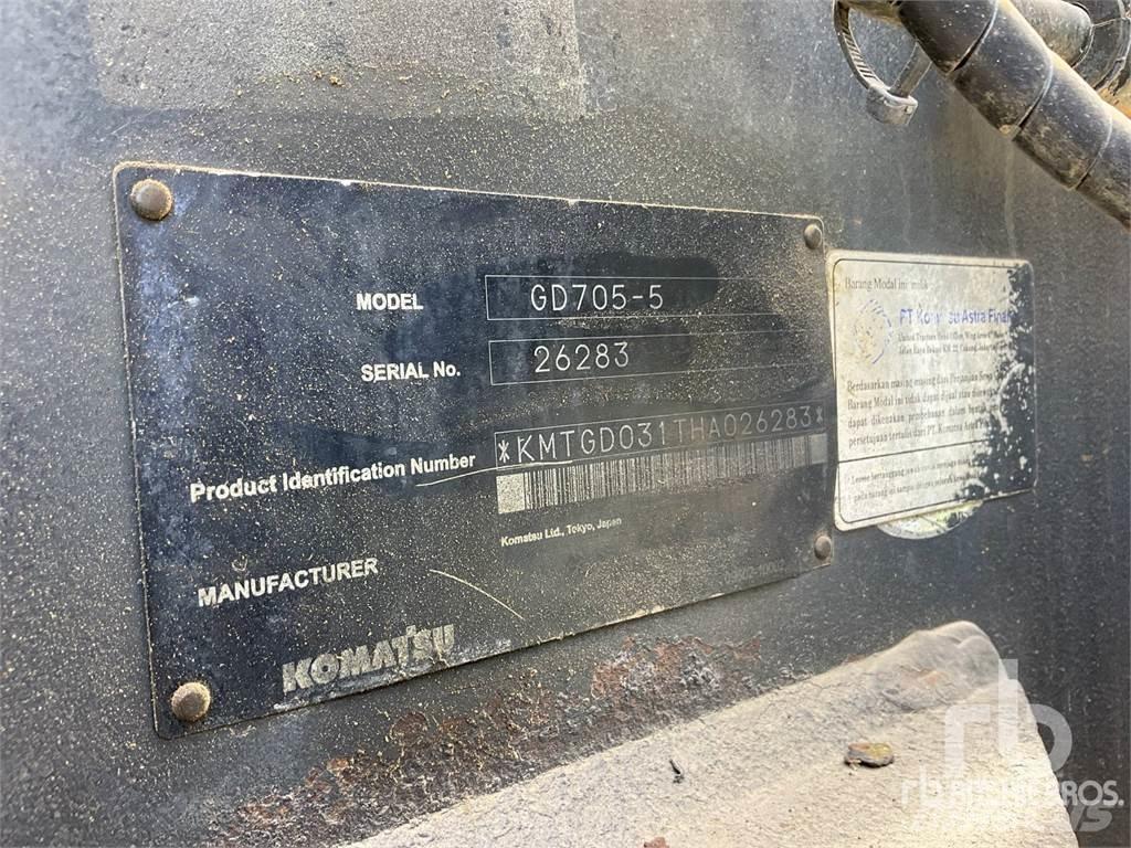 Komatsu GD705-5 Gréderek