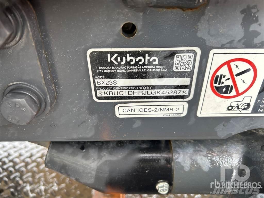 Kubota BX23S Kompakt traktorok
