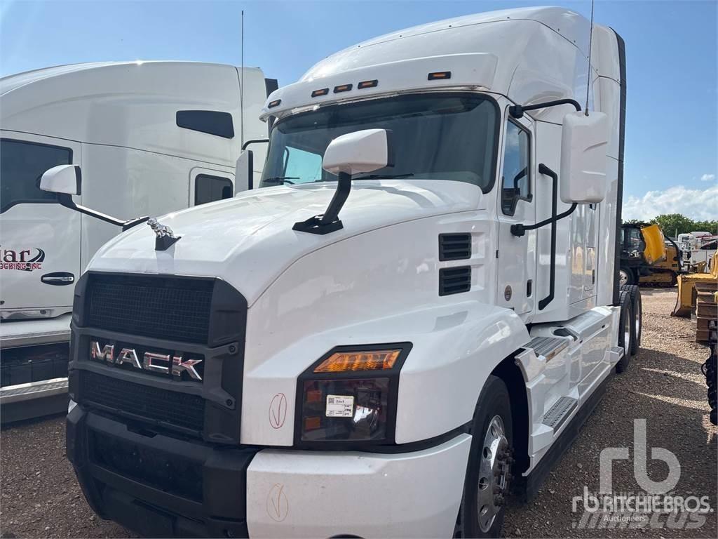 Mack AN64T Nyergesvontatók